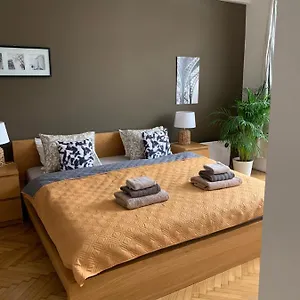  Apartment Anenska By Charles Bridge 2