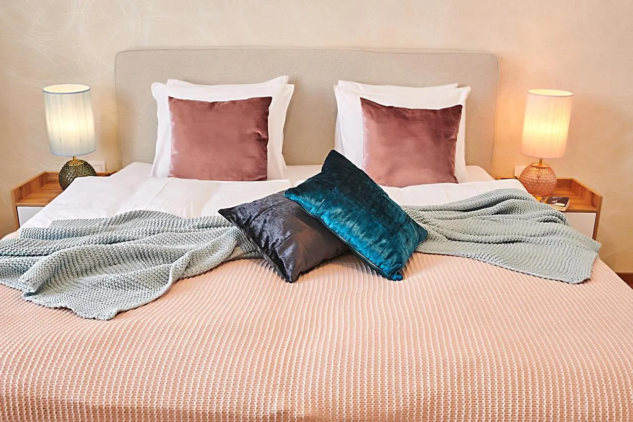 Palace Dlouha Apartments - Old Town Prague