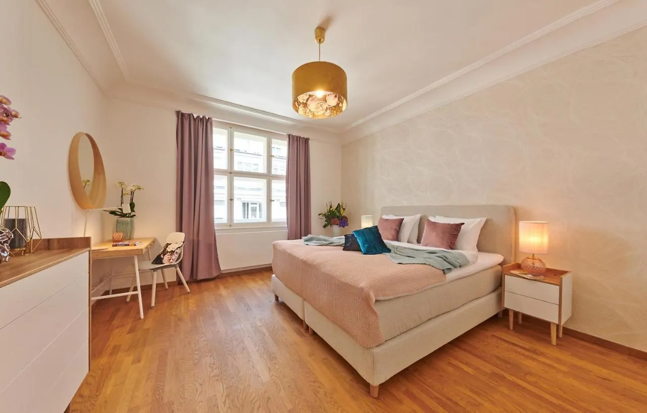 Palace Dlouha Apartments - Old Town Prague