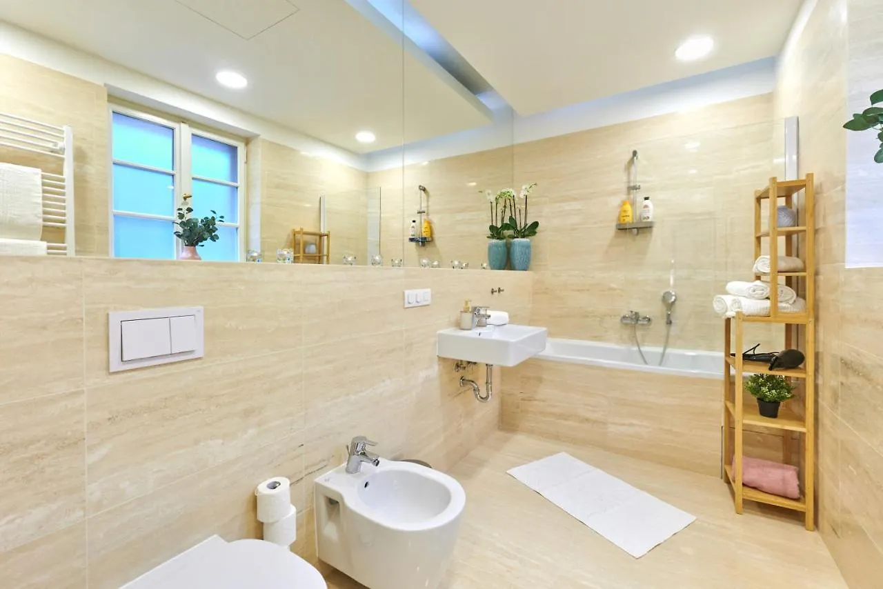 Palace Dlouha Apartments - Old Town Prague